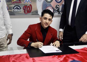 «Juneiker Cáceres» prospecto de la academia de béisbol Pablo Sandoval 48 Academy, firmó con los Guardianes de Cleveland.