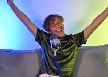 «Me puse a pensar» con Erick White: El podcast que explora las profundidades de la mente