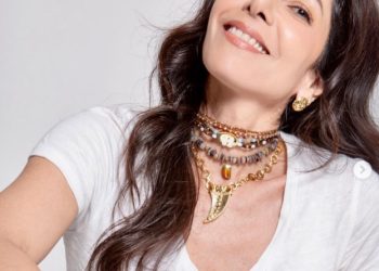 Claudia Corrie recibe el premio Tocando la Fama 2020 como “Orfebre Más Destacada del Año”