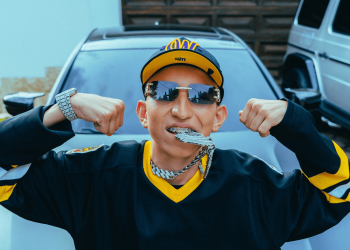 Cris Valencia lanza su nueva canción «Se Te Fue El Avión»