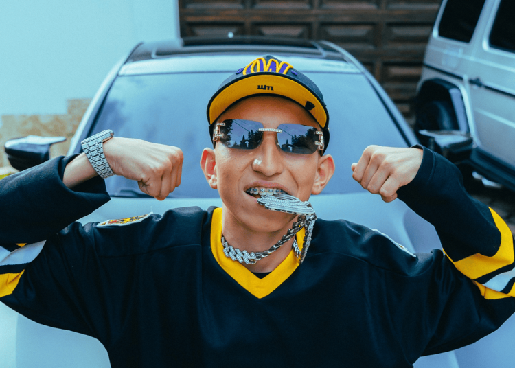 Cris Valencia lanza su nueva canción «Se Te Fue El Avión»