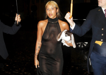 Tokischa brilla en la exclusiva fiesta de cumpleaños de Rosalía durante la Semana de la Moda de París