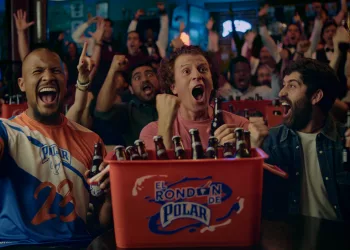 Polar Pilsen celebra un rondón con el gladiador del fútbol venezolano