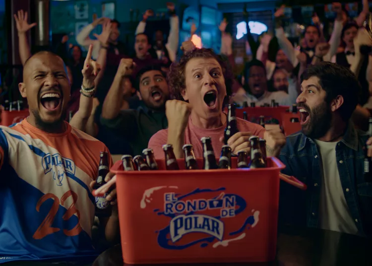 Polar Pilsen celebra un rondón con el gladiador del fútbol venezolano