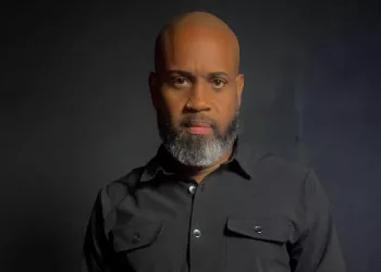 Javish Figueroa lanza su primer libro «El Diario de un Ex»