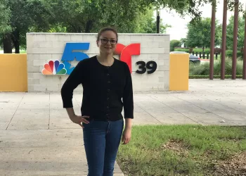 Carla Bermúdez, reconocida productora de televisión de Telemundo 39, recibe el Premio Tacarigua de Oro Internacional como «Periodista Más Destacada del Año»