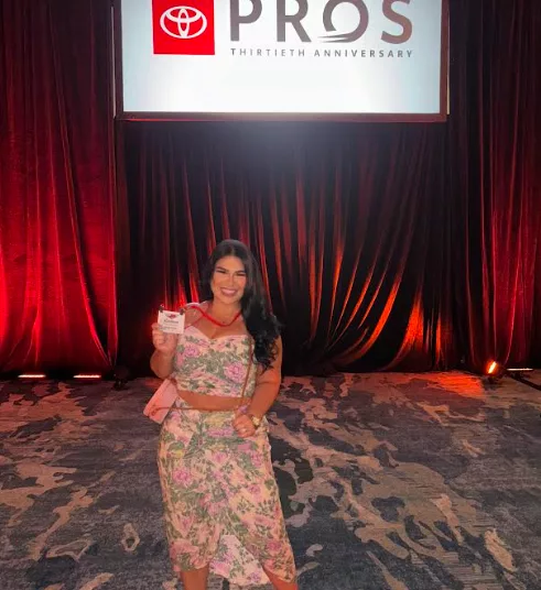 Adriana Quintero es reconocida en el exclusivo programa PROS 2024 de Toyota, celebrado en el Waldorf Astoria Orlando