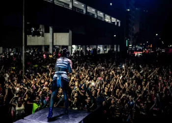 Yassdance lanza al mercado musical «La vida se mueve»