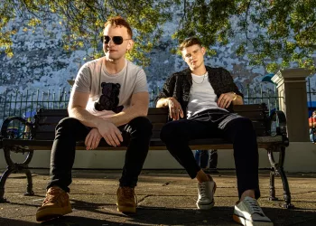 Alec y Joel presentan “Bebé Dime” su primer hit juntos: Cuando la música cura y la amistad inspira