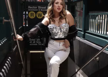 Franngely Materán, la venezolana que rompe esquemas y se alza con el Premio Ícono a la Mejor Creadora de Contenido en Facebook