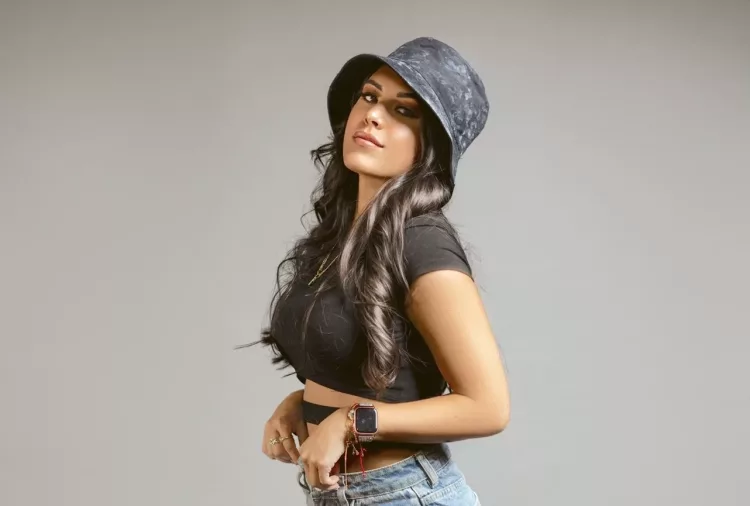 Mariana Alvarez lanza su ebook «Presencia Profesional en Cámara»