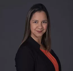 Talento femenino que triunfa en la industria global: la trayectoria de Aixela Antequera Guzmán