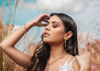 Mariana Álvarez recibe el premio Tocando la Fama como “Actriz con Proyección Internacional del Año”