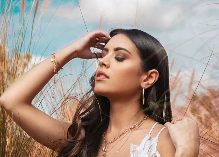 Mariana Álvarez recibe el premio Tocando la Fama como “Actriz con Proyección Internacional del Año”