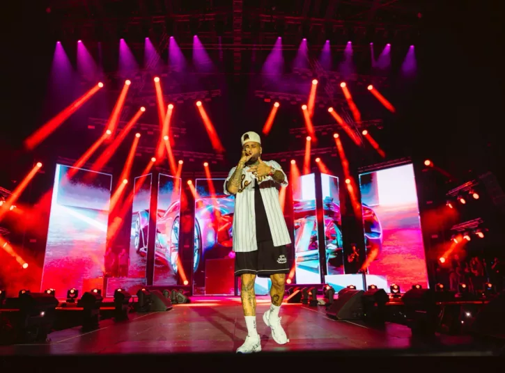 Nicky Jam conquistó el Estadio Monumental de Caracas ante 30 mil fanáticos