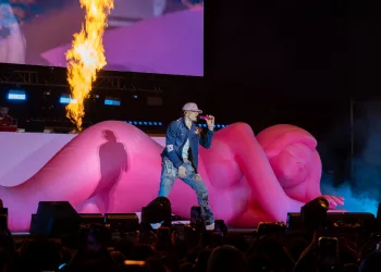 Omar Courtz le elevó la musa a los valencianos en su concierto en Wynwood Park