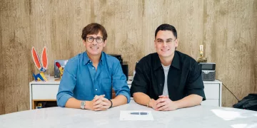 Miguel Bueno firma con Sony Music Latin y da un paso en su carrera con miras a la internacionalización