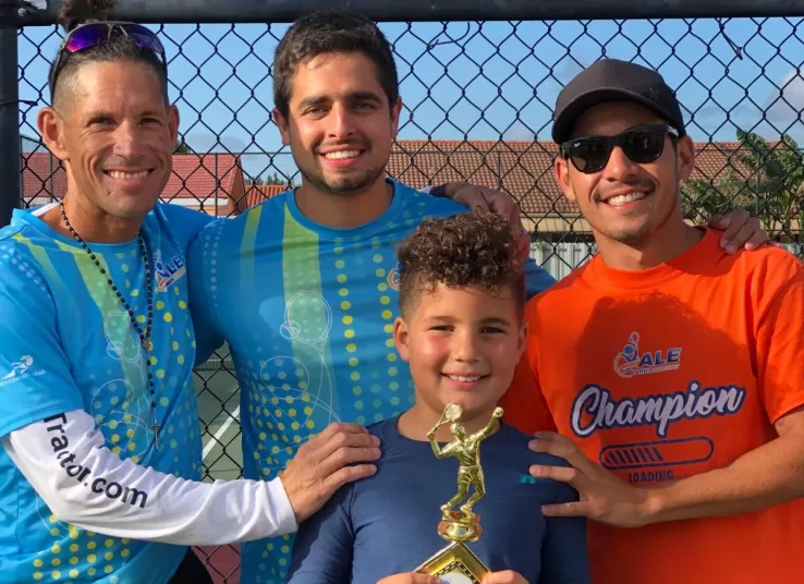 Juan Carlos Zambrano un referente académico en el tenis juvenil