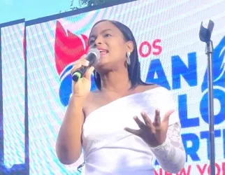 Yánelin Ciprián brilló como animadora oficial en los Juegos Juan Pablo Duarte 2025 en Nueva York