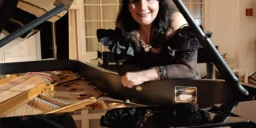 Sylvia Constantinidis celebra la Fiesta de la Francofonía y el Mes de la Mujer lanzando un nuevo disco en homenaje a Erik Satie