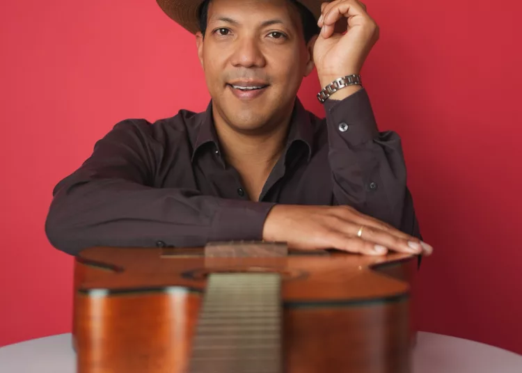 José Franco estrena «Al infinito»; un viaje onírico entre ritmos alegres y sonoridades globales