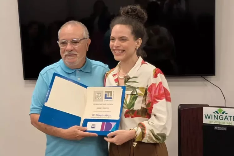Bárbara Pecorelli y ePeak Arts LLC reciben reconocimiento de IDA por su participación en Sumarte24