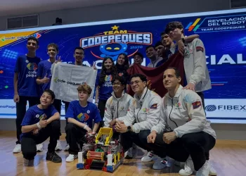 Codepeques presentó su robot Solaris rumbo a la Copa KA’I 2026
