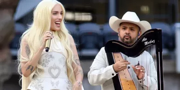 Arpamartínez impulsa el arpa venezolana junto a Elena Rose en la gira de Karol G