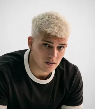 Elio Leiros presenta “Padre nuestro”, una canción sobre la culpa, el arrepentimiento y el deseo de reparar