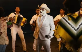 Corridos del Rey presenta “Vestido Blanco”, un tema con un mensaje poderoso y reflexivo sobre el valor de la vida